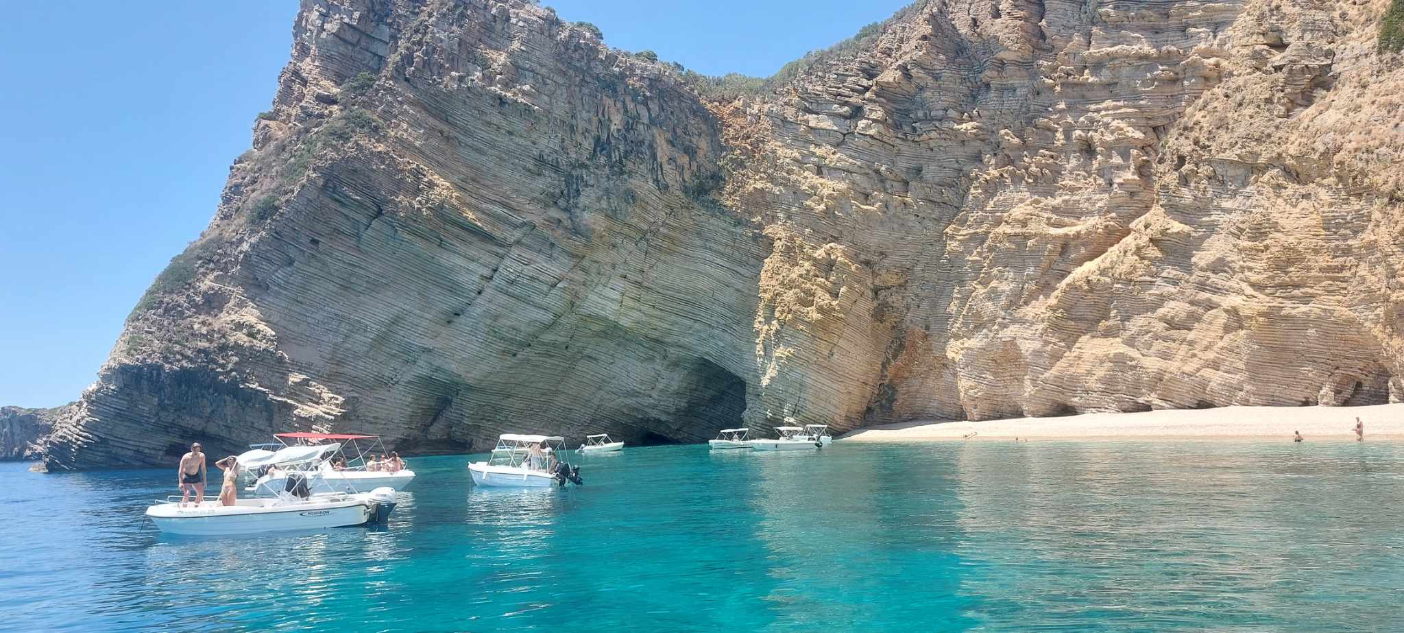 87836311 7e87 432b 8a9e e93b8ded5d3a